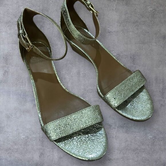 TORY BURCH Elegant Gold Ankle Strap Sandals SIZE 7.5 - Picture 1 of 9